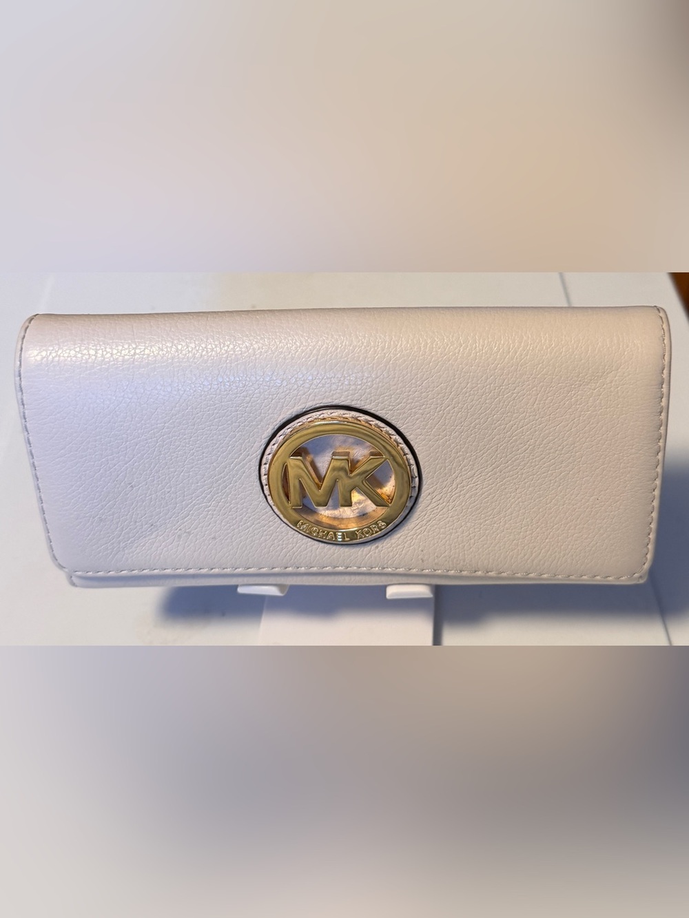 Michael Kors Wallet Cream Pebbled Leather Fulton Continental Flap MK Gold Logo